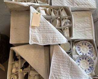 3140  Teacups, Saucers, Pie Birds, Figurines and Vases 