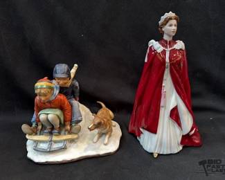 2528  2 Figures in Original Boxes 