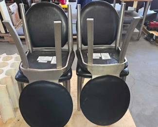 4852  4 Chairs 