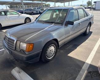 230  1989 MercedesBenz 300 