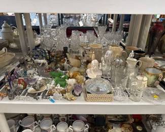 3220  Figurines, Cups, Decorative Plates 