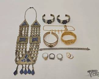 1024  Costume Jewelry 