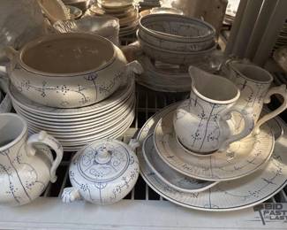 3046  Copenhagen by Villeroy  Boch Dinnerware Set 