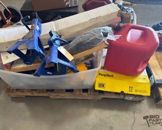 6326  Jack Stands, Gas Can, Luk Clutch Kit 