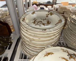 3064  Bernardaud Limoges Reine Elisabeth Porcelain Dinnerware 