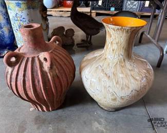3172  Pottery Vessel and Vase 