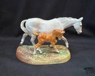 2518  Royal Doulton Gude Grey Mare and Foal 