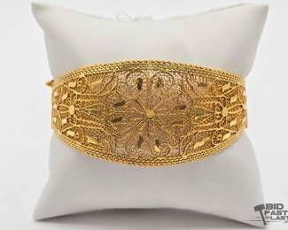 656  18k Gold Filigree Bracelet, 35.8g 