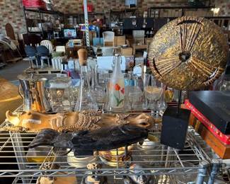 3174  Indonesian Carving, Carved Fish  Decorative Circle Art 