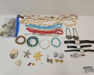 1000  Costume Jewelry 