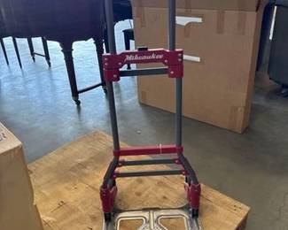 4923  Milwaukee Foldable Dolley 