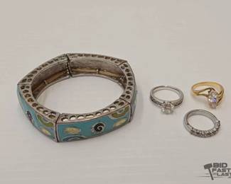 1034  Costume Jewelry 