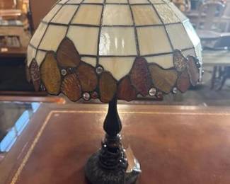 7526  Stained Glass Lamp 