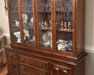 Ethan Allen hutch