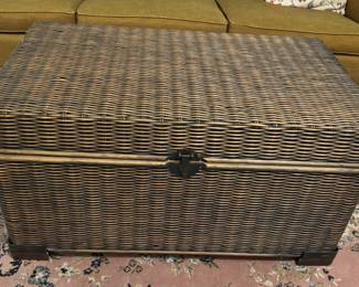Wicker Blanket/Pillow chest