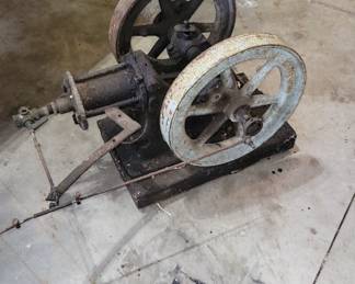 Vintage Hit And Miss Engine 