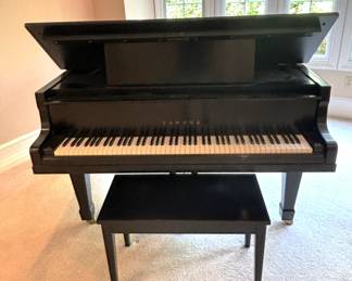 BUY IT NOW! $2,500.00. Yamaha GZ #600364,
5’ 7” Piano
Very good condition, appraisal available.
