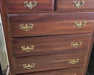 CHEST OF DRAWERS