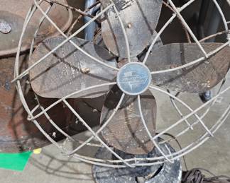 VINTAGE FAN