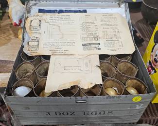 VINTAGE EGG CASE / BOX / CARRIER