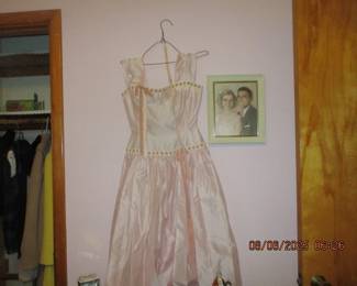 Vintage dress with photograph (displaying the dress being worn)