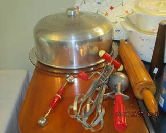 Vintage cake plate and utensils
