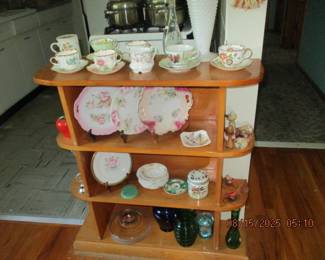 Cup and saucer sets and decor plates