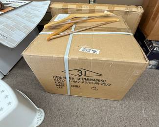 CASE OF BAMBOO HANGERS