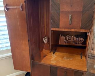 VINTAGE ARMOIRE