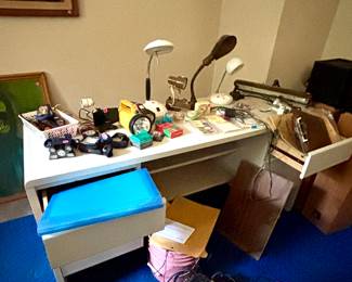Desk, desk lamps & flash lights