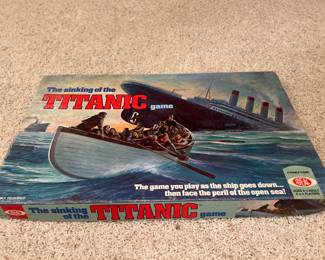 Vintage Ideal Sink the Titanic Board Game