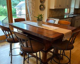 Counter Height Kitchen table and Chairs