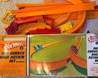 Vintage Mattel Hot Wheels Hot Curves Set