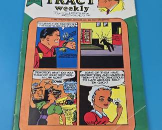 "Dick Tracy Weekly" with the cover tagline "a plot to kill TRACY!".
Product: Dick Tracy Weekly comic book.
Era: Features a 1988 Tribune Media Services, Inc. copyright, indicating it's from that period.