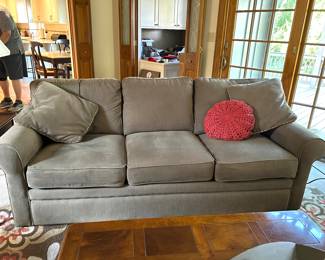 Beautiful La Z Boy upholstered sofa in great condition!