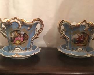 2 antique planters