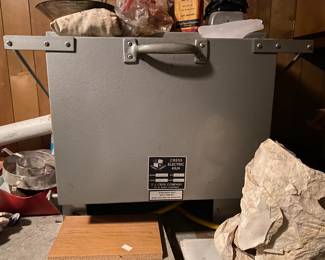 electric kiln, excellent condition with art supplies