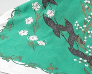 Look at the design on this table cover!
