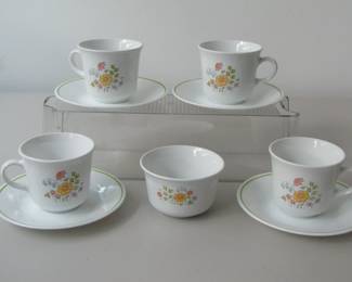 9-piece set of Corelle, Spring Meadow pattern