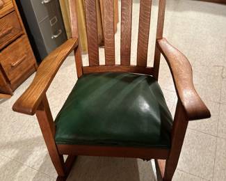 Stickly arts and crafts oak chair