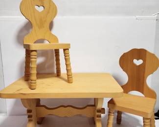 AMERICAN GIRL DOLL TABLE