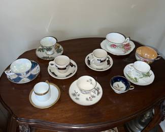 Tea cups & saucers
