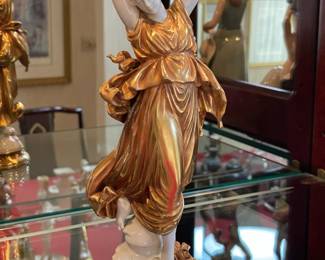 Fine Capodimonte Porcelain Figurine
