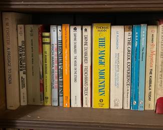 Large Library Of Books Collection W/ Art Books, Coffee Table Books, Novels, Mysteries, Crimes, Etc.