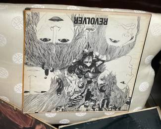 FANTASTIC Rock N Roll Album Collection (Kiss, Aerosmith, Rolling Stones, The Kinks, Journey, Foreigner, Queen, The Beatles, Men @ Work, Peter Frampton, Cheap Trick, & MUCH More!