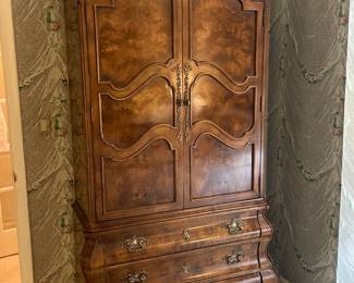 Elegant Henredon Bedroom Suite W/ Long Lowboy Dresser, Wall Mirror, 2 Nightstands, & Tall Armoire Cabinet