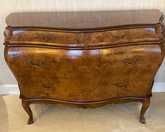 Elegant Burled Wood 4 Drawer Dresser