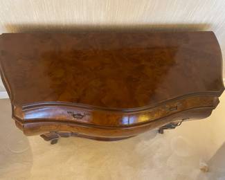 Elegant Burled Wood 4 Drawer Dresser