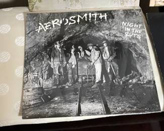 FANTASTIC Rock N Roll Album Collection (Kiss, Aerosmith, Rolling Stones, The Kinks, Journey, Foreigner, Queen, The Beatles, Men @ Work, Peter Frampton, Cheap Trick, & MUCH More!