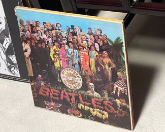 FANTASTIC Rock N Roll Album Collection (Kiss, Aerosmith, Rolling Stones, The Kinks, Journey, Foreigner, Queen, The Beatles, Men @ Work, Peter Frampton, Cheap Trick, & MUCH More!